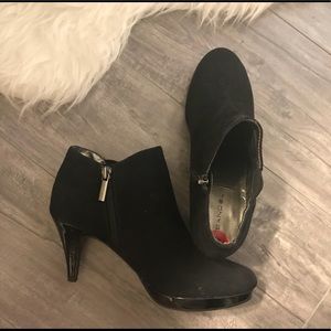 BandoLindo Suede Heel Booties